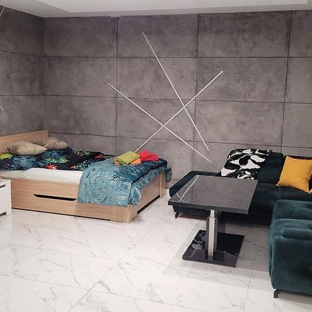 Apartament Dubaj Hlivice Exteriér fotografie